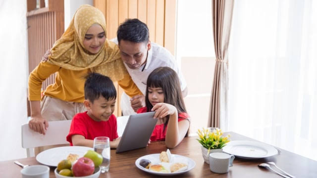 ev_distro's tweet photo. Memang sllu ada hal baik yg seringkali kelupaan kalau lg dalam masa2 sulit. Yuk bnyakin bersyukur, msih bisa internetan lancar dgn indihome , msih bisa ktemu keluarga. Berterima kasih utk diri sendiri yang udah sllu kuat dan bertahan 💪
#InternetnyaIndonesia 
#AktivitasTanpaBatas https://t.co/tcDZn0kpXD