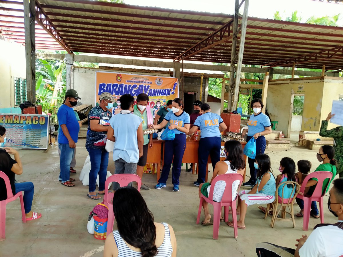 LibunganPNP1's tweet photo. BARANGAYANIHAN KAPATID conducted at brgy. Demapaco, Libungan, Cotabato in celeberation with the 26th Police Community Relations Month 2021
#CSOP
#AdoptAFamilyProgram
#KapwaKoSagotKo
#KAARAWANKOKASIYAHANMO
#26THPCRMONTH https://t.co/yVjaOtQfh5