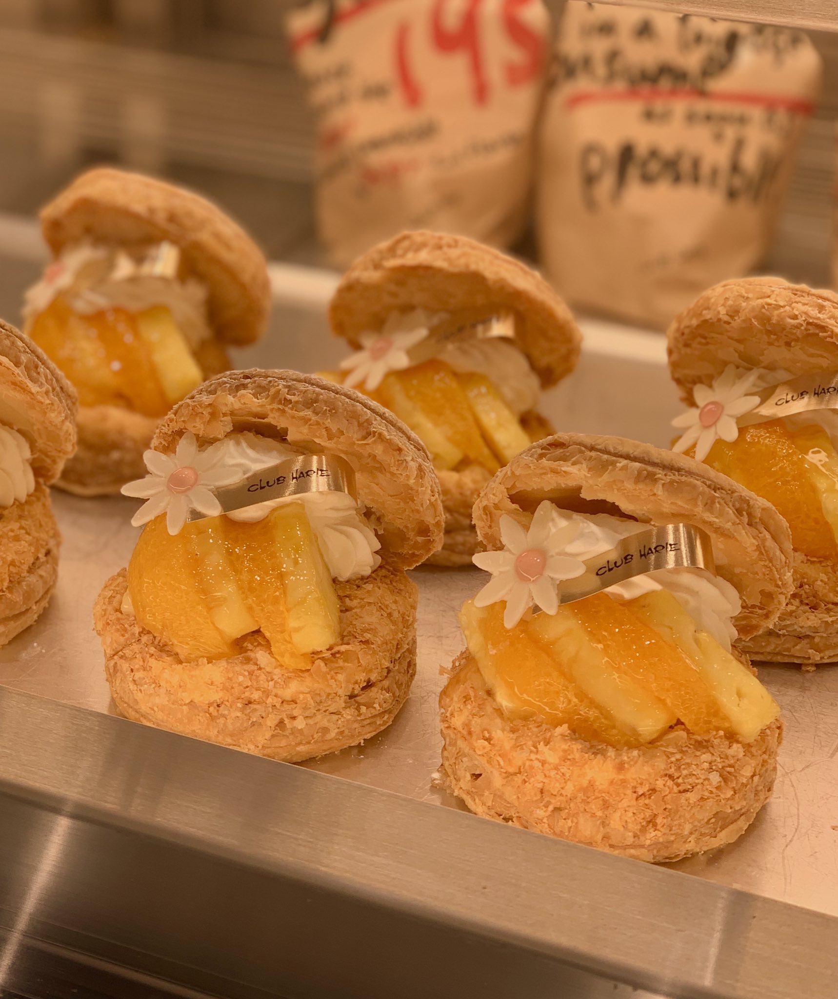 تويتر Hankyu Food News على تويتر かわいい新作 パイバーガー 食べ方 迷います 阪急うめだ本店 うめはんデパちか Hankyu クラブハリエ パイバーガー スイーツ パインオレンジ 新作 T Co Cht1ggxsq2
