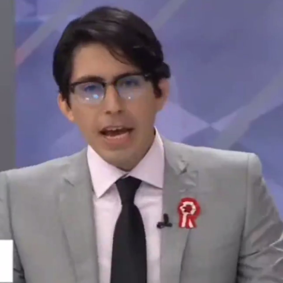 silQdlS's tweet image. No tiene talento pero memeable es... #KuartoPoder