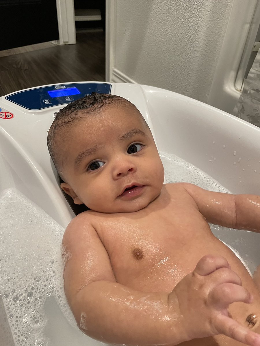 NavarreNanie's tweet photo. @johnsonsbaby can you sponsor him? I can’t take it💔😍 https://t.co/KAhrq5BrSO