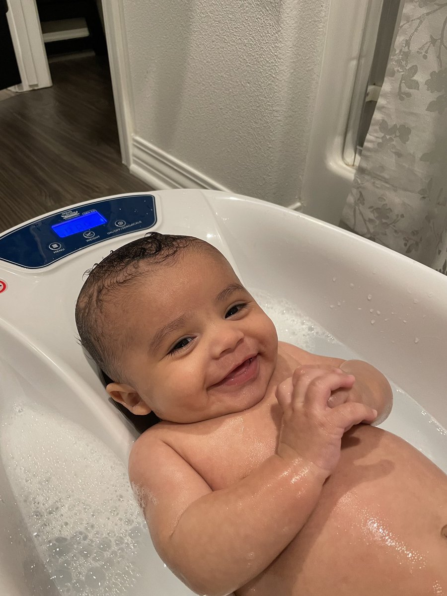 NavarreNanie's tweet photo. @johnsonsbaby can you sponsor him? I can’t take it💔😍 https://t.co/KAhrq5BrSO