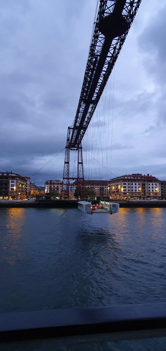 Carydev3's tweet image. Un paseo casi de noche por Portugalete...