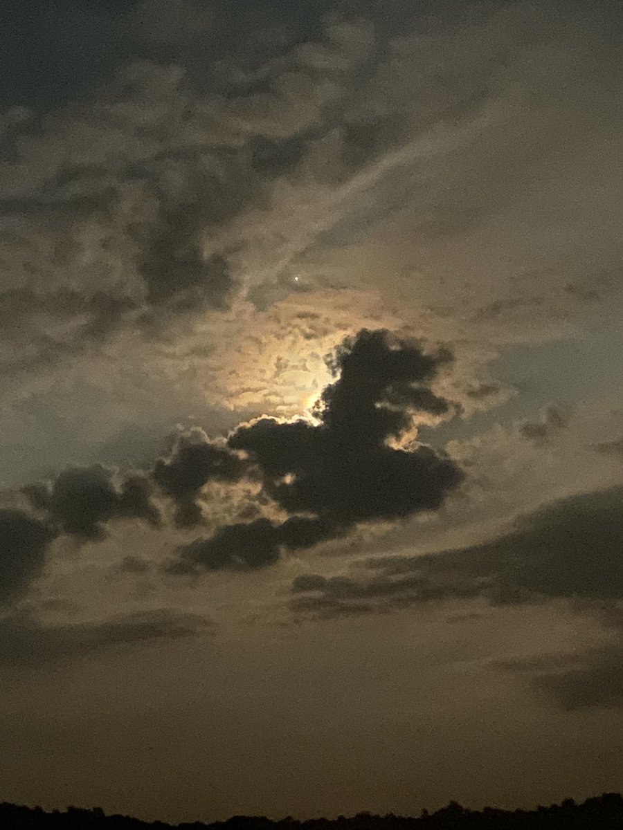 smoke sesh at da river