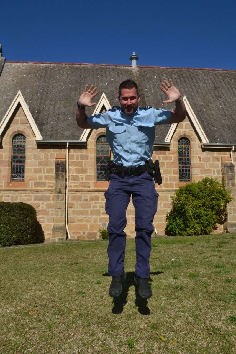 SCRegister's tweet photo. Imagine doing burpees for 10 hours? Get behind Kangaroo Valley Cop Todd Cremer's efforts to stop youth suicide.
@nswpolice #ALIVEProject
https://t.co/T5ZQRxsntP https://t.co/YyucFEXxjr
