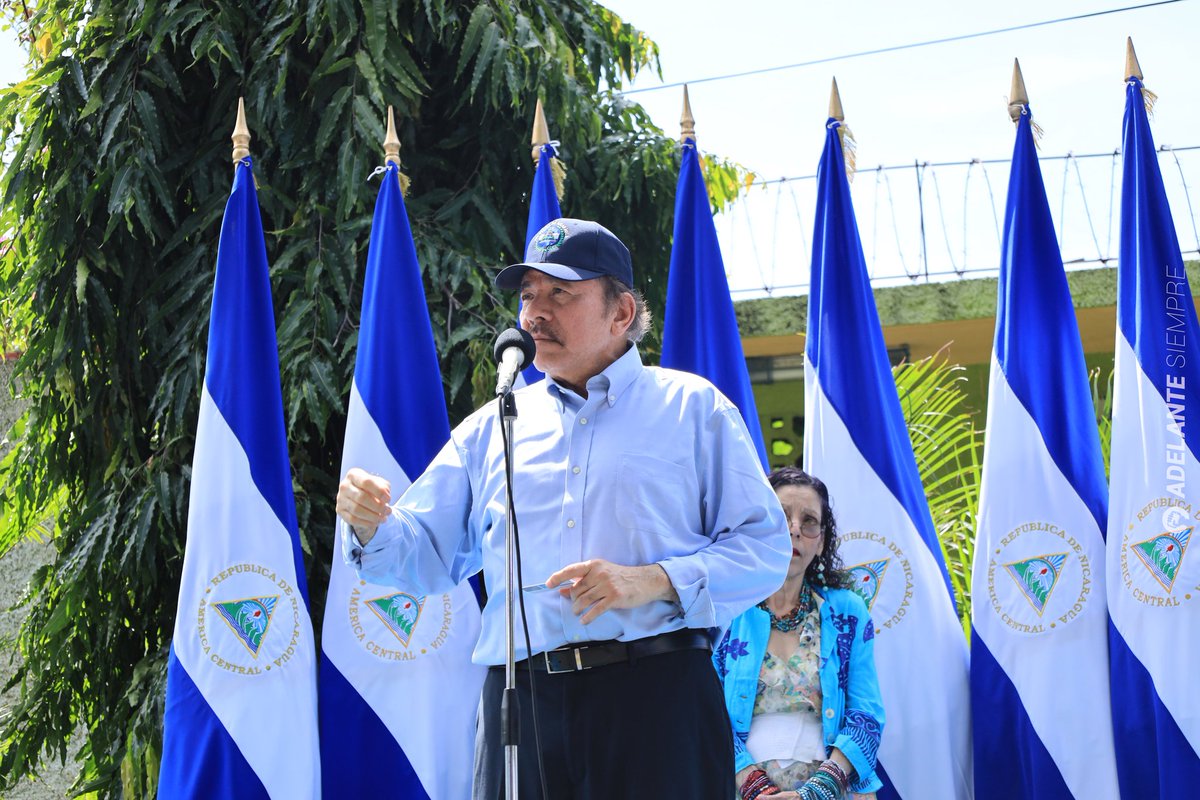 rebeJC08's tweet image. El comandante Daniel dando el ejemplo, cumpliendo con su deber como ciudadano participó de la verificación en el padron electoral. ✍👏🇳🇮🇳🇮🇳🇮🇳🇮🔴⚫🔴⚫🔴⚫ #24Y25VERIFICANDONOSGANAMOSTODOS 
#LeónRevolución