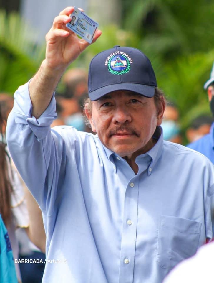 rebeJC08's tweet image. El comandante Daniel dando el ejemplo, cumpliendo con su deber como ciudadano participó de la verificación en el padron electoral. ✍👏🇳🇮🇳🇮🇳🇮🇳🇮🔴⚫🔴⚫🔴⚫ #24Y25VERIFICANDONOSGANAMOSTODOS 
#LeónRevolución