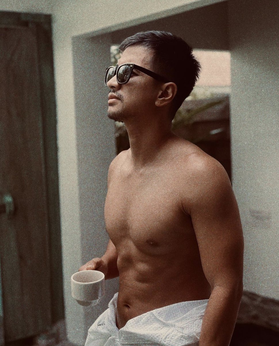 AlterNa62623183's tweet photo. Why so hot RK? ❤️‍🔥🔥❤️‍🔥🔥 #AlterHunk #RKBagatsing #PinoyHunks https://t.co/eSCfZuftv3