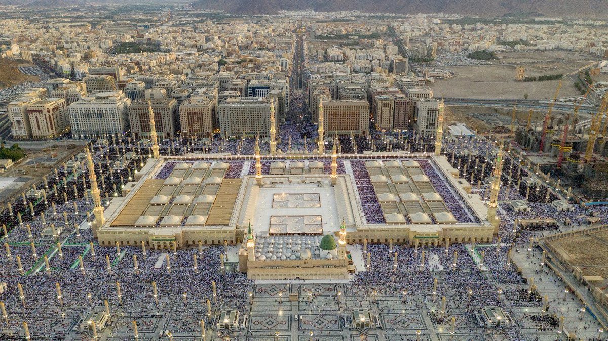 HadeesNabawi's tweet photo. قالَ ﷺ:

جس کے ساتھ الله بھلائی کا ارادہ کرتا ہے، اسے دین کی سمجھ (فقہ) عطا فرما دیتا ہے.. اور میں تو محض تقسیم کرنے والا ہوں، دینے والا تو الله ہی ہے.

بخاری 71
(بخاری 3116، 7312؛ ترمذی 2645؛ مسلم 2389، 4956، 2392؛ ماجہ 220، 221؛ مسند احمد 240، 243؛ السلسلة 2498؛ مشکوٰۃ 200) https://t.co/tKeNU2HxTg