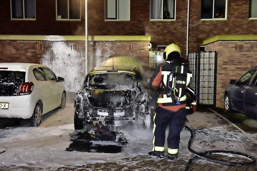 Auto uitgebrand in Valkenburg; brandstichting niet uitgesloten