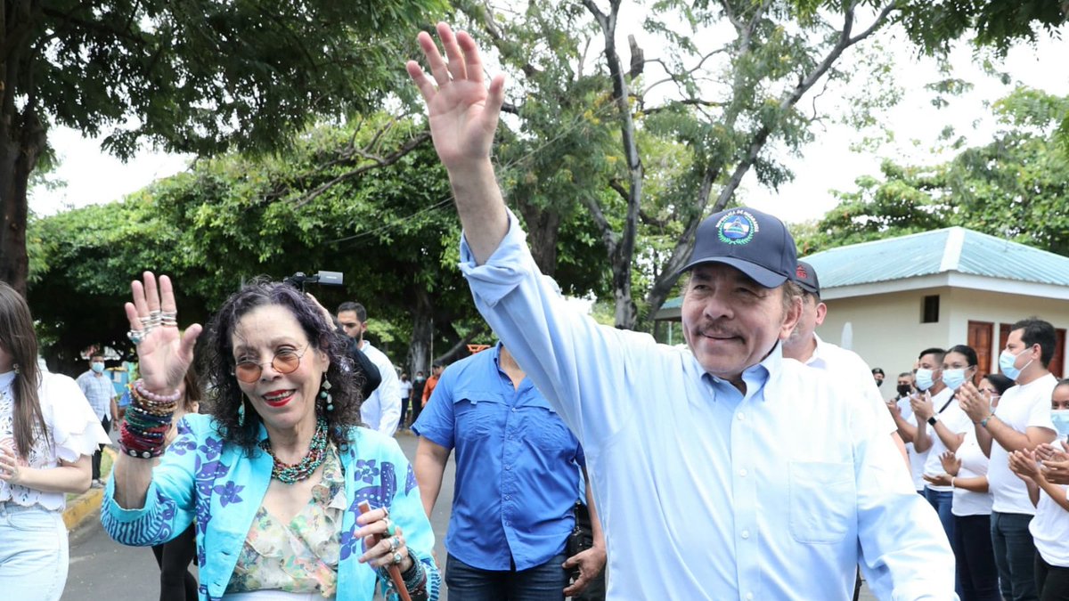 CarolQuiroz87's tweet image. #Nicaragua || Buenas noches gente!!! Nosotros este fin de semana aseguramos nuestro votó con la disciplina de siempre.

❤🖤🇳🇮✊🏾

*Nota: Ven esa sonrisa en su cara???
 
😌

#24Y25VERIFICANDONOSGANAMOSTODOS