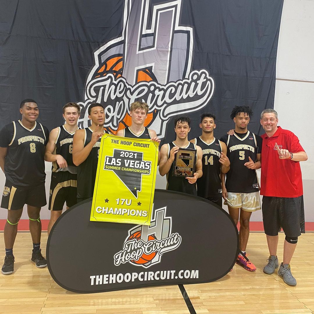 Your <a href="/TheHoopCircuit/">The Hoop Circuit 🏀</a> 17U Bracket B Champions: <a href="/OregonProspect/">Oregon Prospects</a> 17U Select.

<a href="/MalcolmX3_/">Devon Malcolm</a> <a href="/ZViuhkola/">Zeke Viuhkola</a> <a href="/official_zay11/">Isaiah Gilliam</a> <a href="/MaxvonArx1/">Max von Arx</a> <a href="/NicolasBoyd_31/">Nicolas Boyd</a> @BriscoeAriya <a href="/DonatelloTupper/">Donatello Tupper</a> 

(Picture courtesy of <a href="/coachstamme/">Brian Stamme</a>)