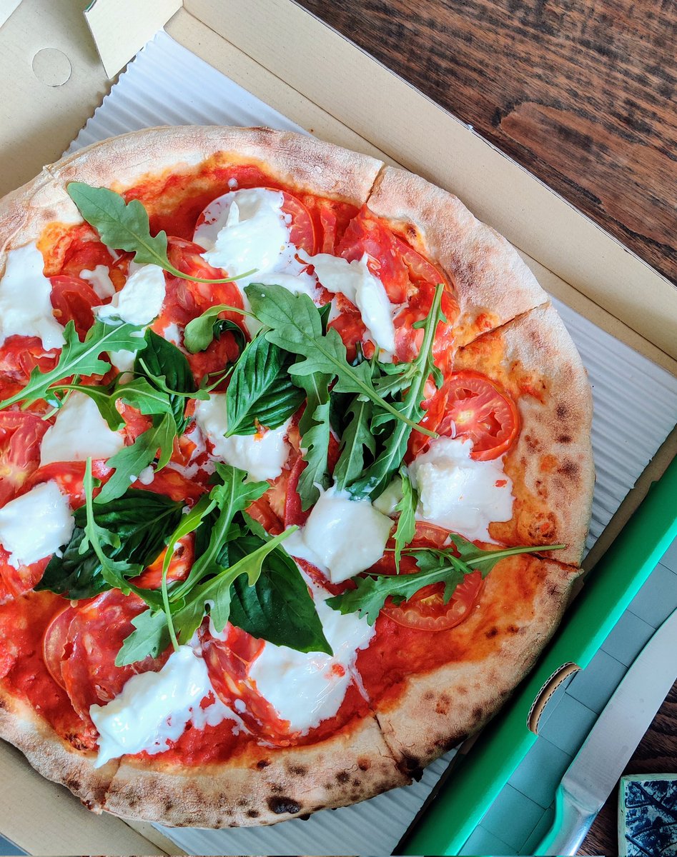 Will get back to tweeting, ...focusing on daily #Bangkok meal deals. Mediterra (m.facebook.com/mediterrabkk/v…) has 50% of on all #pizzas today. Pic of "Purezza" (spicy #salami, #buratta, #rocket, #tomato)