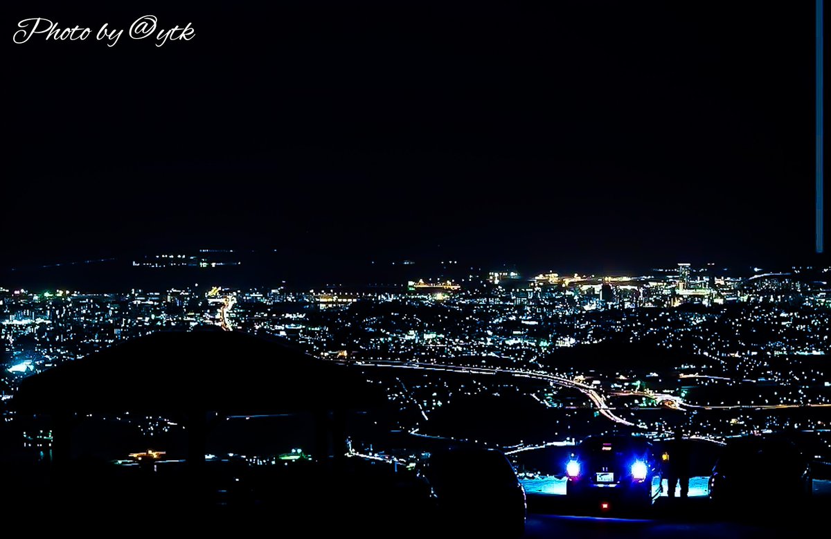 love_lupin3's tweet photo. この時間既に30.5℃の博多です!
ポストはFacebookの
タイトル画にしてたヤツ
筑後、糸島、唐津、福岡市内、宗像、北九州、若松方面までが見渡せます。
好きな1枚🥰👍🏻
・
LOCATION/JAP FUK
・
#2021/07/26 
#夜景 
#nightseen 
#宝石箱 
#好きな場所 
#panoramaview 
#instnight https://t.co/LdXaQZLY3b
