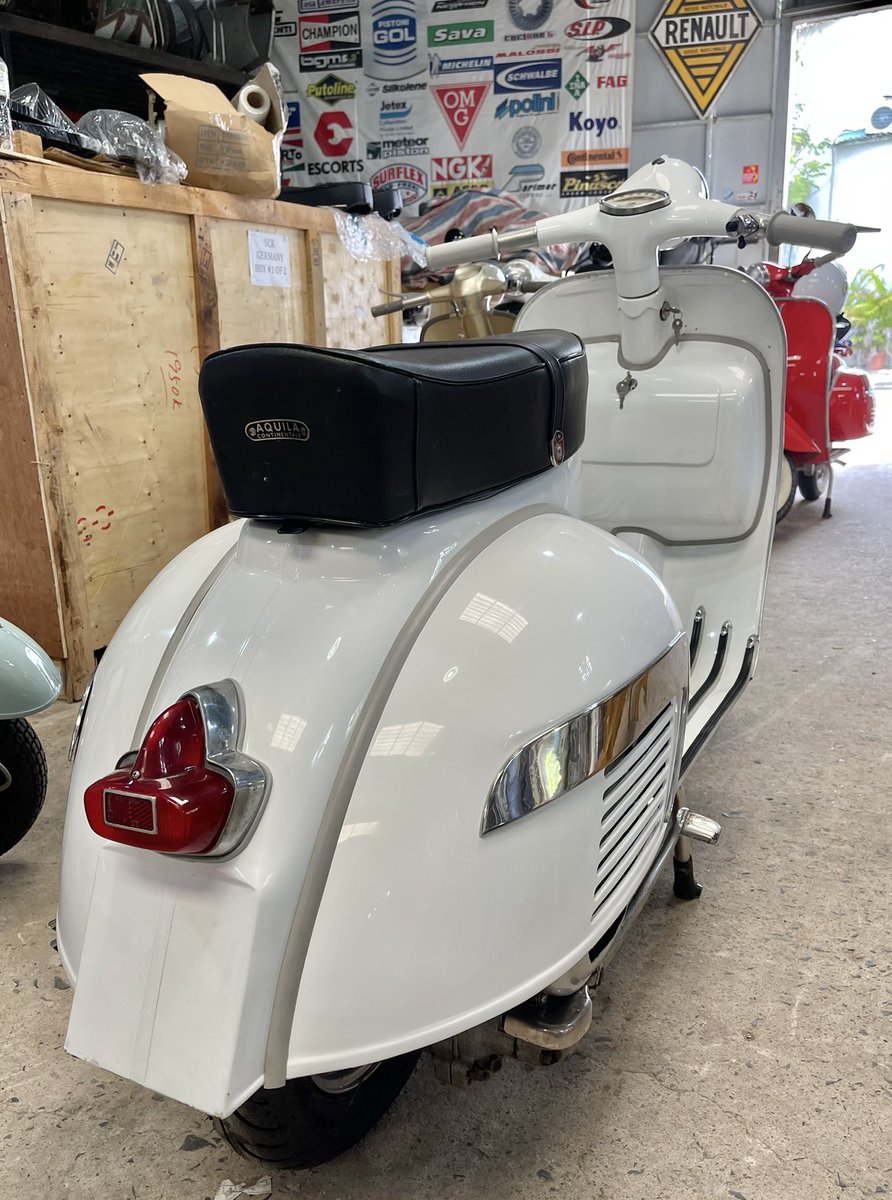 SSCvietnam's tweet photo. Can’t beat the curves of a classic GS160 #Gs160 #Vespa #Classic #GranSport https://t.co/AOYgxqDfdg