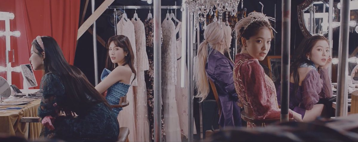 ไหนๆน้องเค้กก็โละสต๊อคกันขนาดนี้ละ55555555 ทำเธรดไปเลยแล้วกันว่าเขาขายอะไรในmvไหนบ้าง น้องเค้ก on sale - เธรด
#Queens_Mystic_General_Store