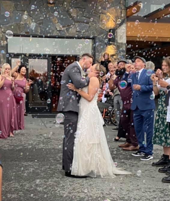 rmw918's tweet photo. Married my best friend!♥️🙌🏽 https://t.co/xZvhdY7IiS