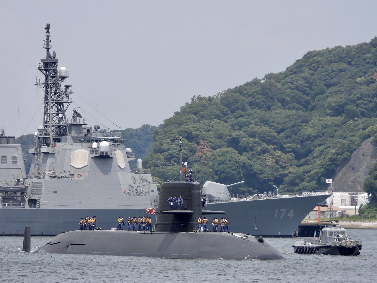 svXwunjkknbmZYw's tweet image. 🐳おやしお型潜水艦
　　&amp;amp;DDG-174 きりしま姐さん