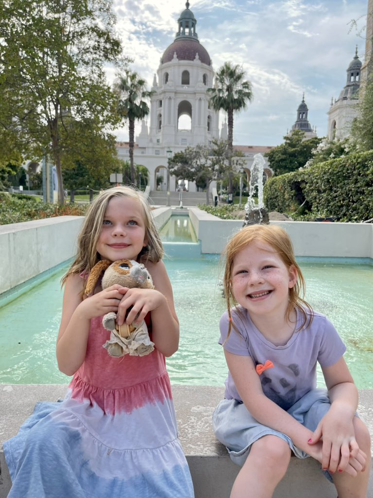 CrazyShermans's tweet photo. It was a #Pasadena kind of day! Including a quick stop by my old stomping ground @fullerseminary 📚 We ❤️ Pasadena. https://t.co/J886DuM8sy