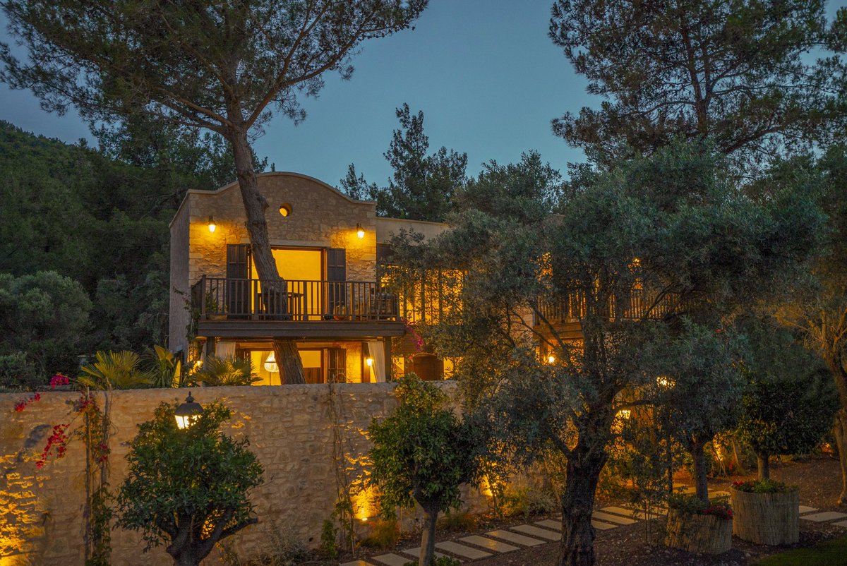 gonulbuku's tweet photo. Sadeliğin içinde estetik bir zenginlik taşıyan Gönülbükü Konakları doğayla iç içe bir yaşam sunuyor. 

#investmentturkey #deniz #konfor #doğa #luxury #tatil #veranda #bahçe #konutprojeleri #manzara #sahil #keyif #huzur #yaz #summer #relax #siesta #serdarturhan https://t.co/864YWcYX8w