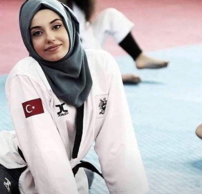 Profesorfacia's tweet image. İkisi de bizim kızımız.
İkisi de gururumuz.
Eğer hazmedemiyorsan,
#YallahAFGANİSTANa ..!