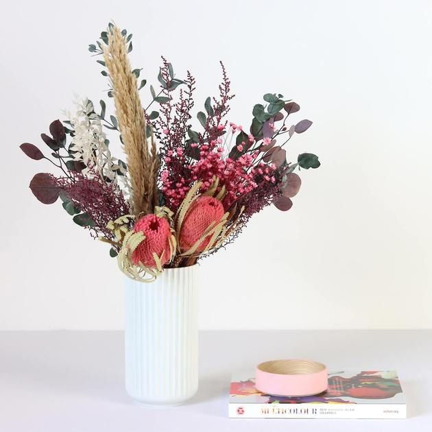 Lime_Lace's tweet photo. Beautiful Shida preserved flower arrangements that won't wilt &amp; don't need water. Suitable for a variety of uses, such as a bridal bouquet, table decorations, bar &amp; restaurant decorations, or they make a great long lasting gift! https://t.co/a6m3GRbMuO #wedding #gifts #flowers https://t.co/JcQRzVApfL