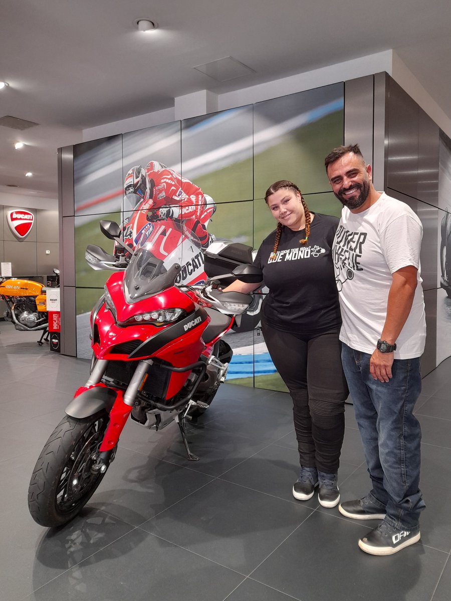 Jose Carlos quería una moto cómoda para ir de ruta con su pareja y se no se pudo decantar por otra que no fuese la Multistrada 1260 S.😍 

¡A disfrutar de la carretera con esta super bestia pareja!👏

#DucatiCanarias #Ducati #Canarias #Multistrada1260S #Multistrada #Ducatista