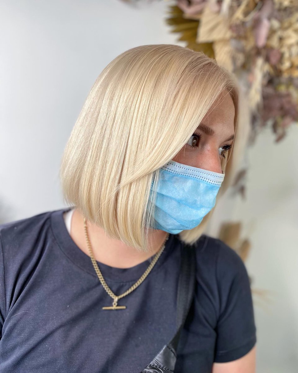 Glasshouse_Hair's tweet photo. The definition of Blonde Bombshell 💣💛 • hair by: Harriet using @davinesofficial colour 🌱 •
#blonde #blondebombshell #davines #davinesuk #davinessalon #davinescolor #glasshouse #theglasshouseecosalon #fresh #freshcolour #blondie #hairinspo #processperfect https://t.co/1Tc1Hrbd8E