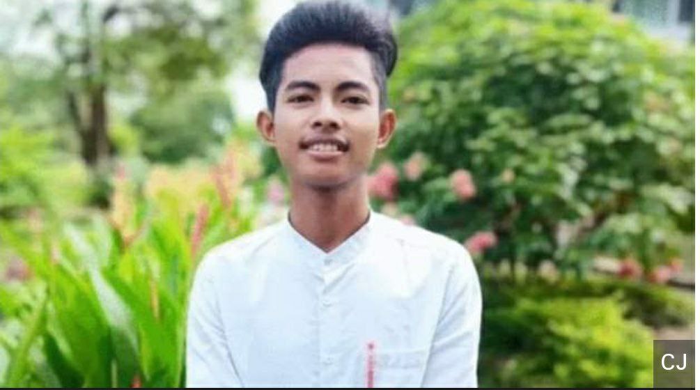 SaveMM99's tweet photo. Around 10PM on July24,After handmade boom exploded at a house in KyoYatThar village,#Pyay district,Terrorists(SAC)arrived&amp;Ko Shine KoKo died during their atrocious intergorating,his brother also died at hospital and his father had been Abducted by Terrorists too.(1/2)#July26Coup https://t.co/TxQ1lfcIO2