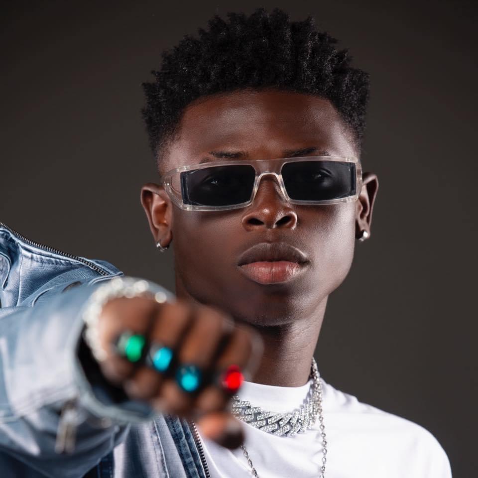 MC One « on a grandit dans la galère, revécu dans la misère… on faisait que bosser, on avait pas le temps de faire la fête » 

Extrait du single « Et si » 

Bosse avec acharnement et demain sera à toi 💪🏾

#wawmuzik #motivation #musique #travail #courage #rapivoire #blackm