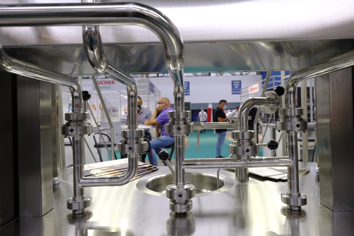fargahospitalet's tweet photo. [Balanç] 

Èxit de la 1a edició d'InnBrew, assegurant la seva continuïtat

La Innbrew, certamen organitzat per @BcnBeerFest, ha demostrat que el sector de la cervesa artesana té prou maduresa com per comptar amb un saló professional propi i independent.

▶️https://t.co/xqCGDjSnMY https://t.co/tviQcQCbo4