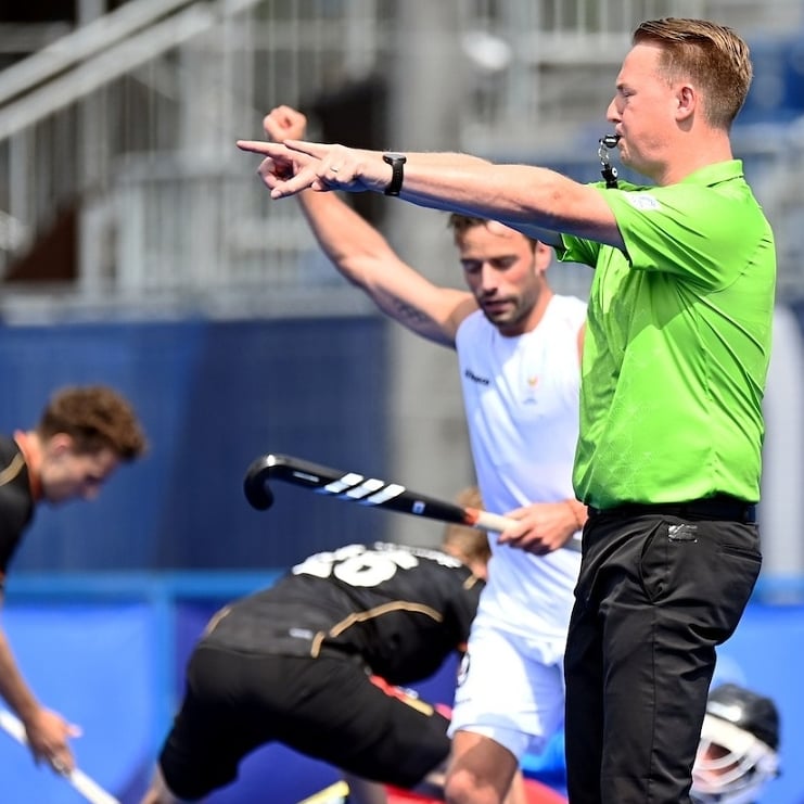 Coen van Bunge tweet media