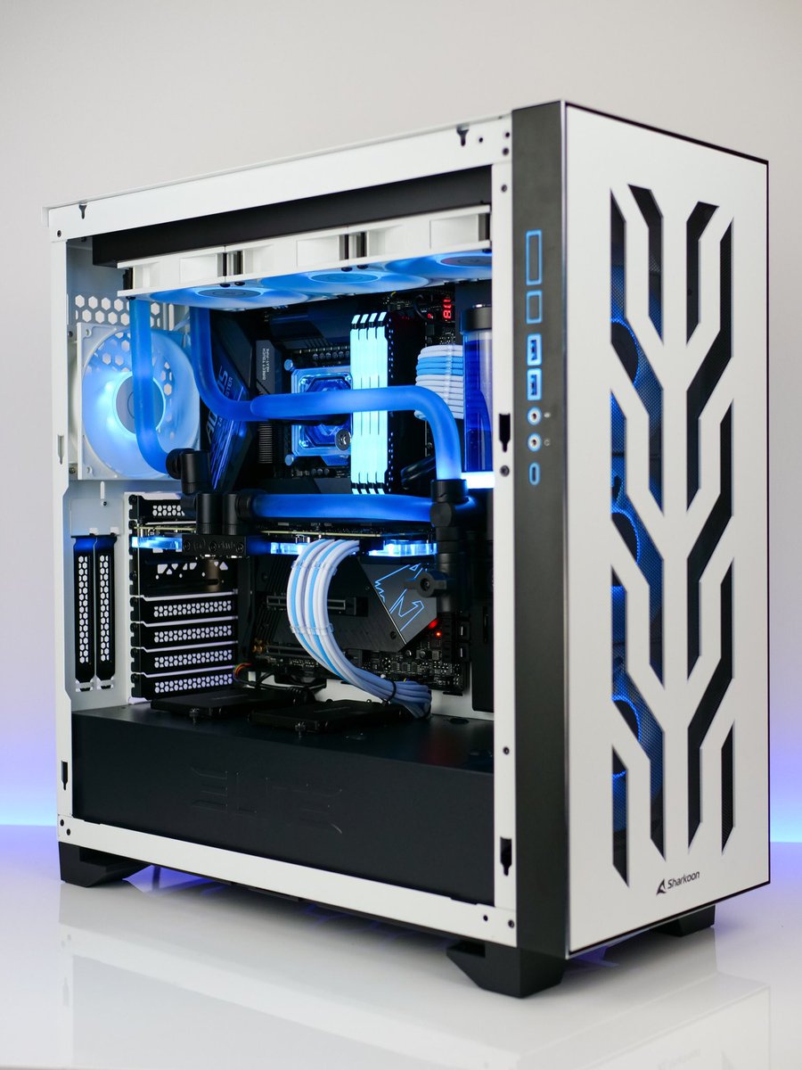 Rtx 3090 с водяным охлаждением. компьютер (игровой системный блок) qx200 (i3). Phanteks evolv x. черно розовый комп. Cool build.