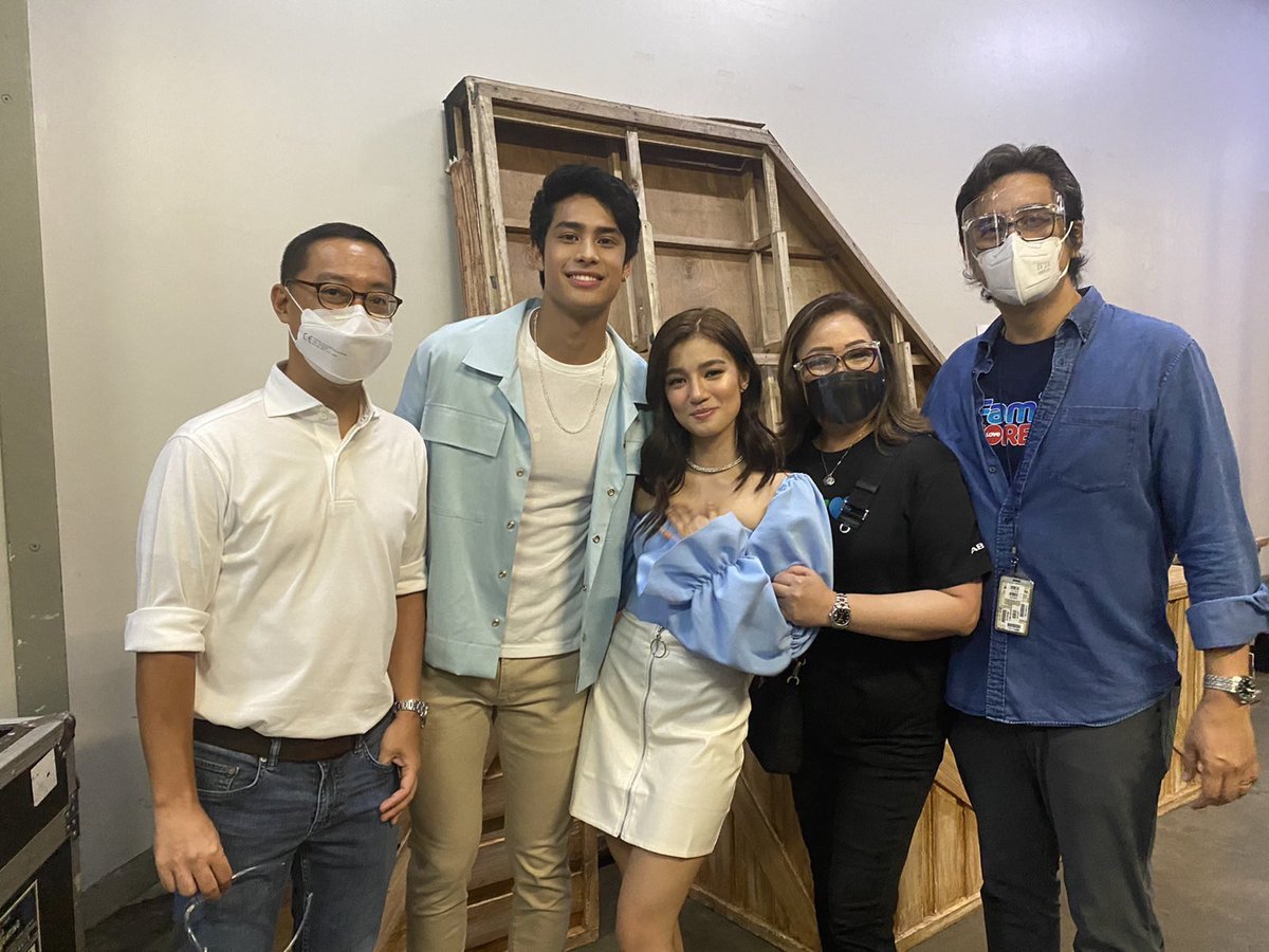 donbellexc's tweet photo. We miss ABS-CBN a lot, all the artists and shows. Can't wait to see you again ABS-CBN in national television. ❤️💚💙

#IbalikangABSCBN https://t.co/dXQ8kRllXP
