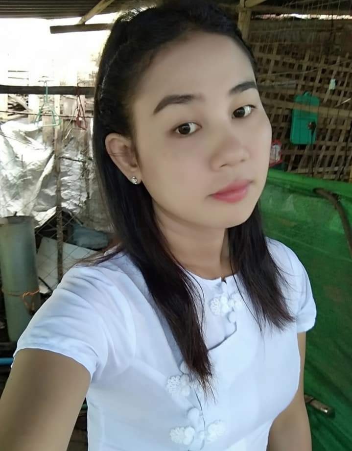 မိုးက တခုလပ်ပါ ခင်လိုးရပါတယ် retweetပေးနော်