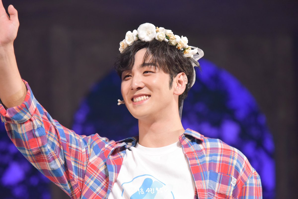 ONpoint_0315's tweet photo. 210725 태양의노래 

관객석 볼 때 표정 너무 예쁘다💕

#NUEST #뉴이스트  #백호 #강동호 #BAEKHO #คังแบคโฮ #白虎 https://t.co/H7Z0VDCSJz