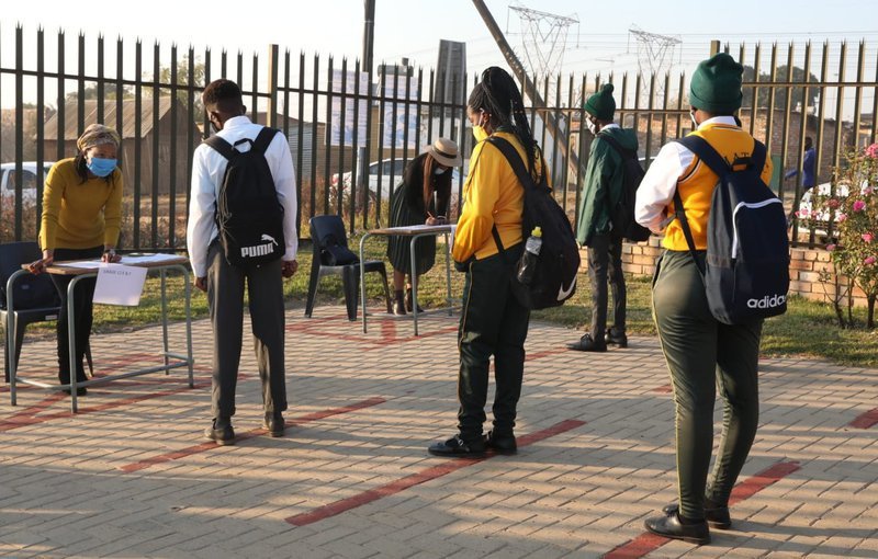 Schools reopen from Monday after extended winter break

bit.ly/3yc6OQc

<a href="/ecr9495/">East Coast Radio</a> | <a href="/NomfundoSeabre_/">Nomfundo Ngcobo</a> | #Level3