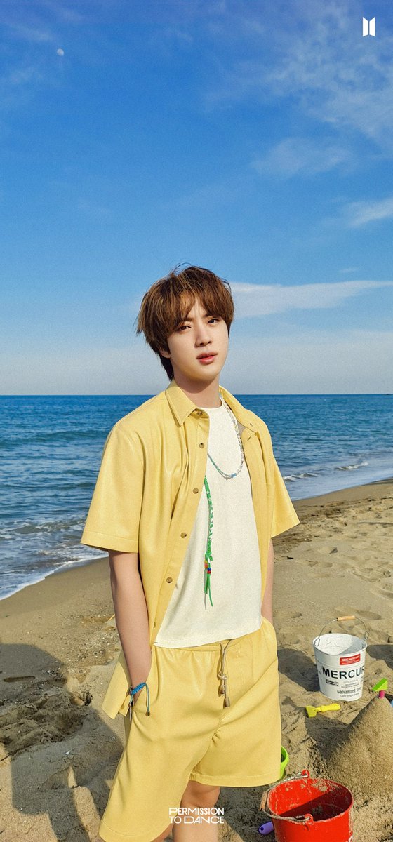 seokjinfile's tweet photo. kim seokjin is a work of art https://t.co/1wHrZruhmr