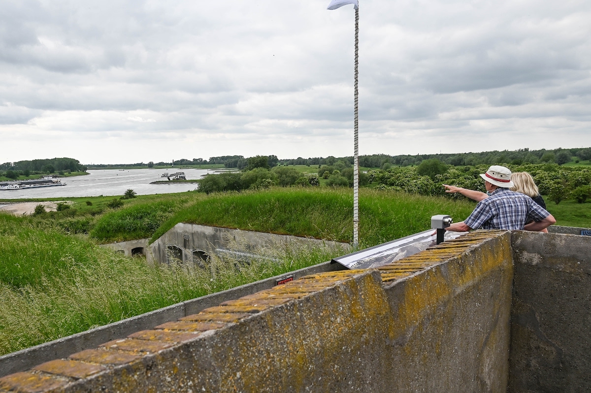 waterliniesNL's tweet photo. Kom donderdag 29 juli naar @Fort_Pannerden in Doornenburg voor een zomeravond rondom het fort. Een prachtige avond met muziek, natuur, kunst en fortverhalen! #zomeravond #fortpannerden #Doornenburg https://t.co/cGK8fh63wN https://t.co/DRCh3nZhpV