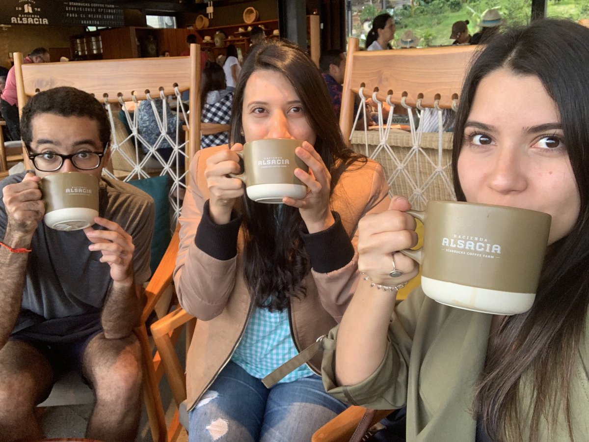 marce_alambur's tweet photo. Amo, amo y pronto estaremos juntos 💛🗺 ⁦@AlbertoB612H⁩ y Andy 3ero https://t.co/f6oWbhzn0S