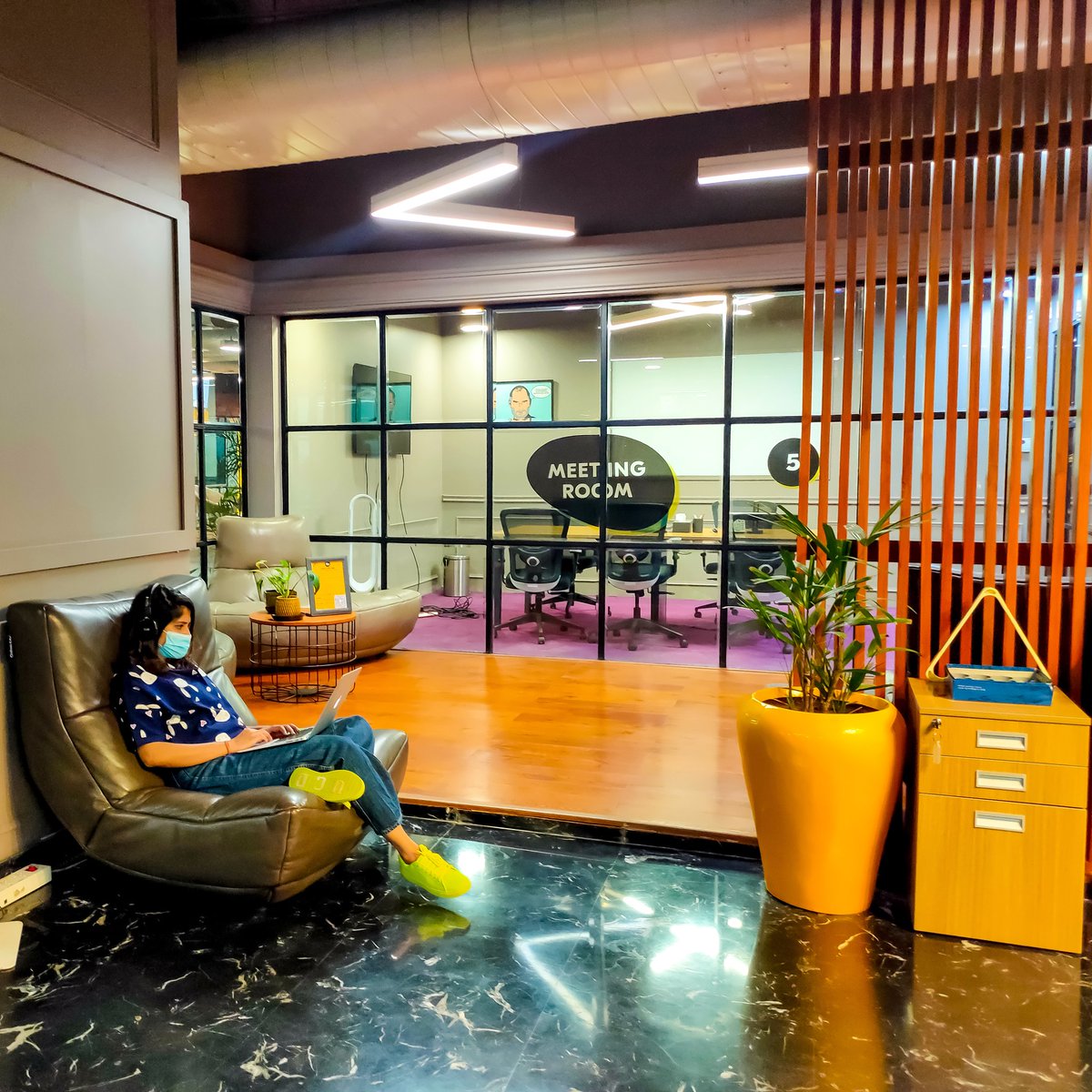 TheCircleWork's tweet image. Better the flexibility, higher the productivity. #TheCircleWork is designed to allow free movement and space so you can work the way you want to. #LifeAtTheCircle