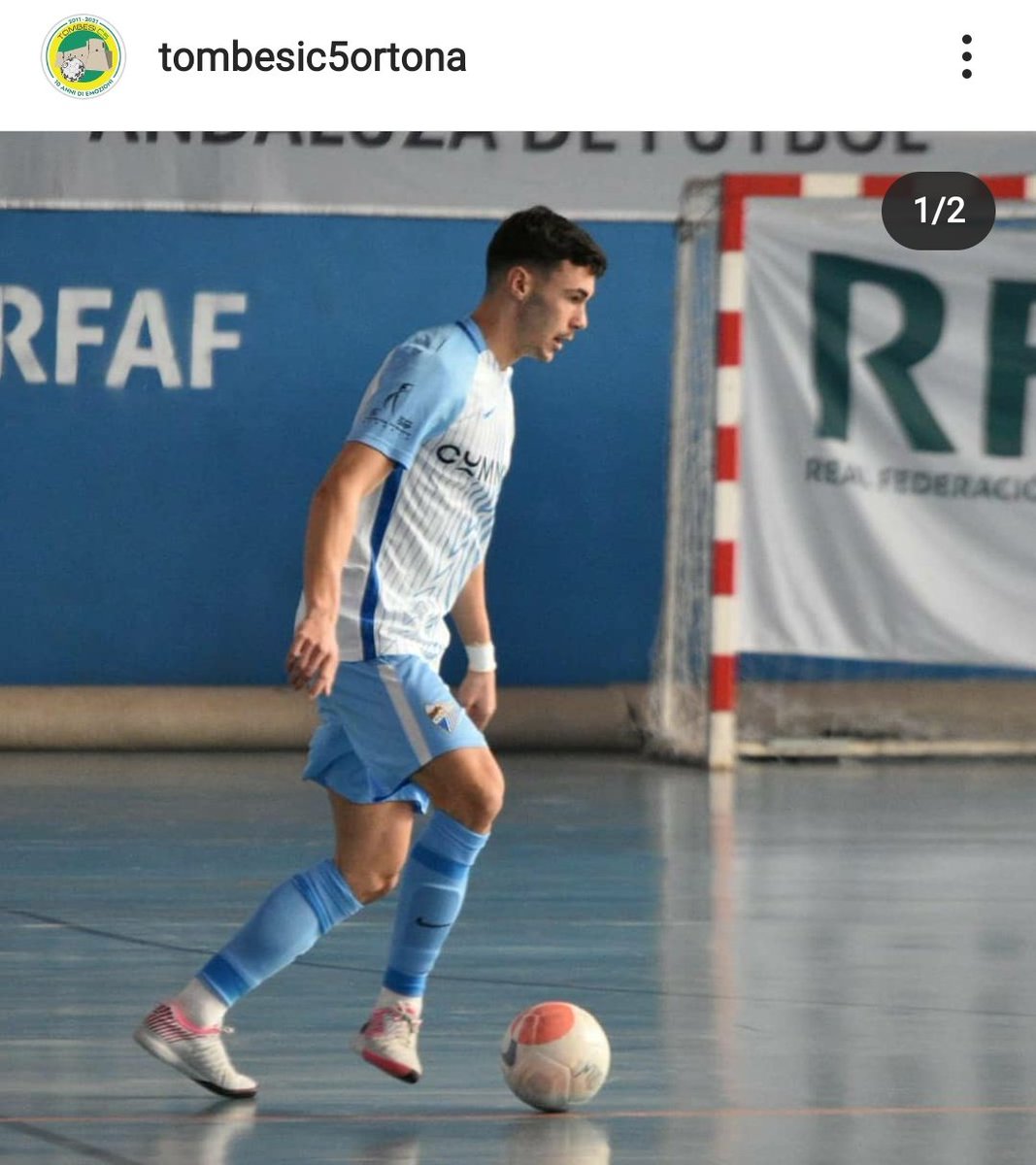 entorno5x5's tweet photo. 💥 🔄 FICHAJE / Italia - Serie A2 🇮🇹 💥

🗞️ El español @VegaLil 🇪🇦 es nuevo jugador del #TombesiC5Ortona 🇮🇹 para la temporada 2021/2022, procedente del @MalagaCFutsal 🇪🇦. ¡Mucha suerte al jugador y al club en su etapa juntos! 💪🏻

#Italia #Malaga #MalagaCF #Futsal #5x5 https://t.co/4UGWDTbn5S