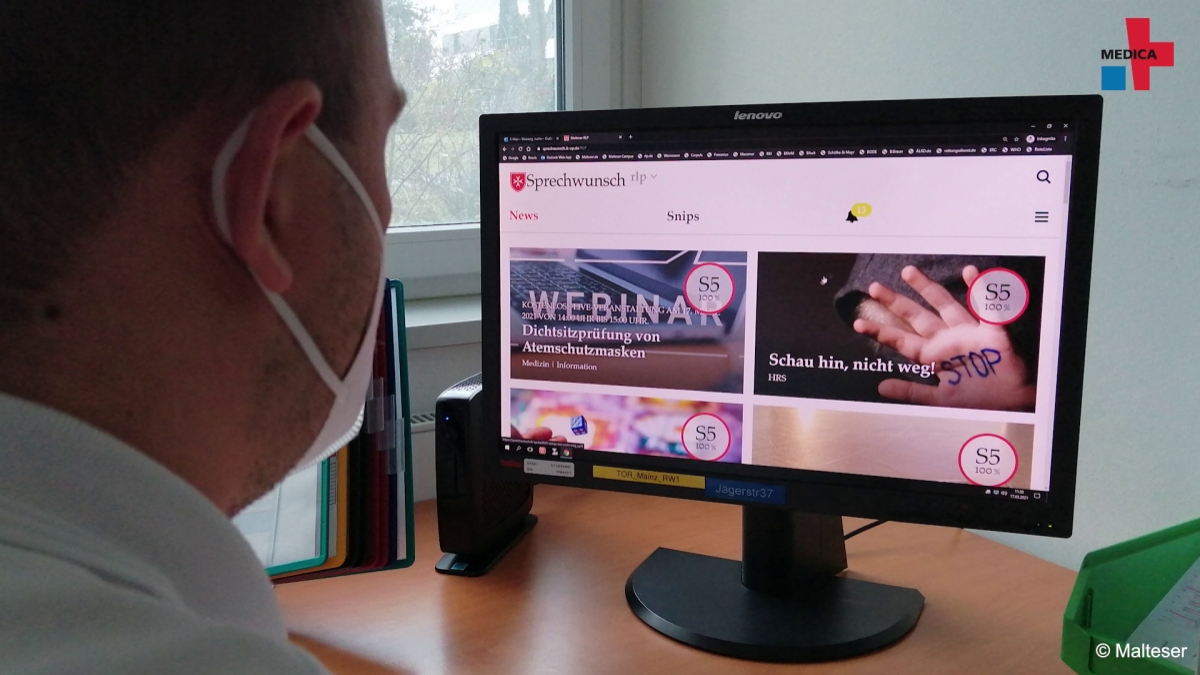 MEDICATradeFair's tweet photo. 💬 #Shiftduty and #remotework are a hindrance for internal communication in a company. 📱 The @maltesermainz use the #app IK-up! to stay in touch with employees outside their headquarters. 👉 Learn more in our video: https://t.co/AagkzkYZRg https://t.co/91X85FGHON