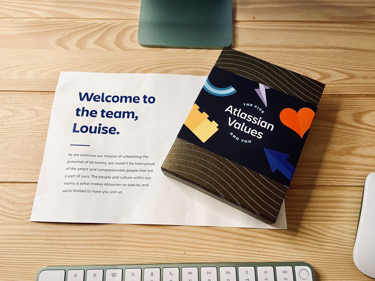 Lou 🍮 tweet media