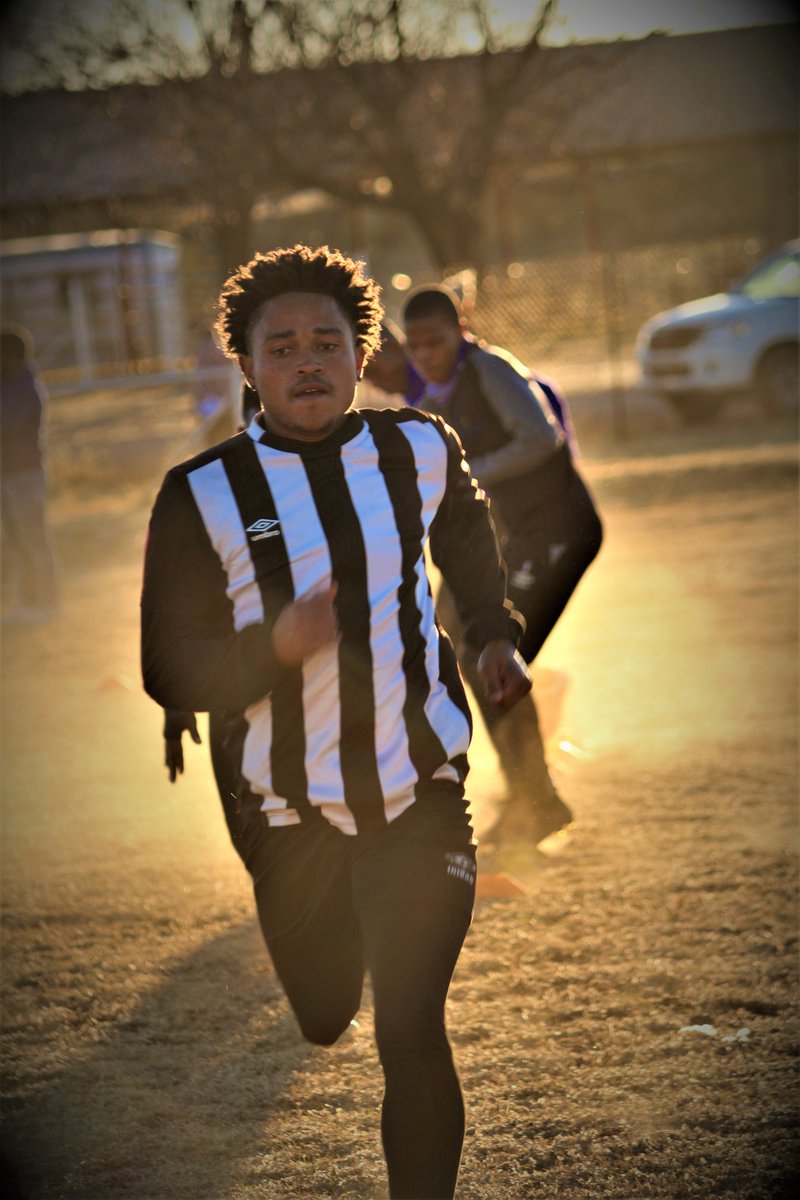 hungry_lions_FC's tweet photo. 🎂HAPPY BIRTHDAY🎂
#03 Ashwin "Boere" De Koker
#BoeresBirthday
#Diarora
#hungrylionsfc https://t.co/YqF6kikCgL