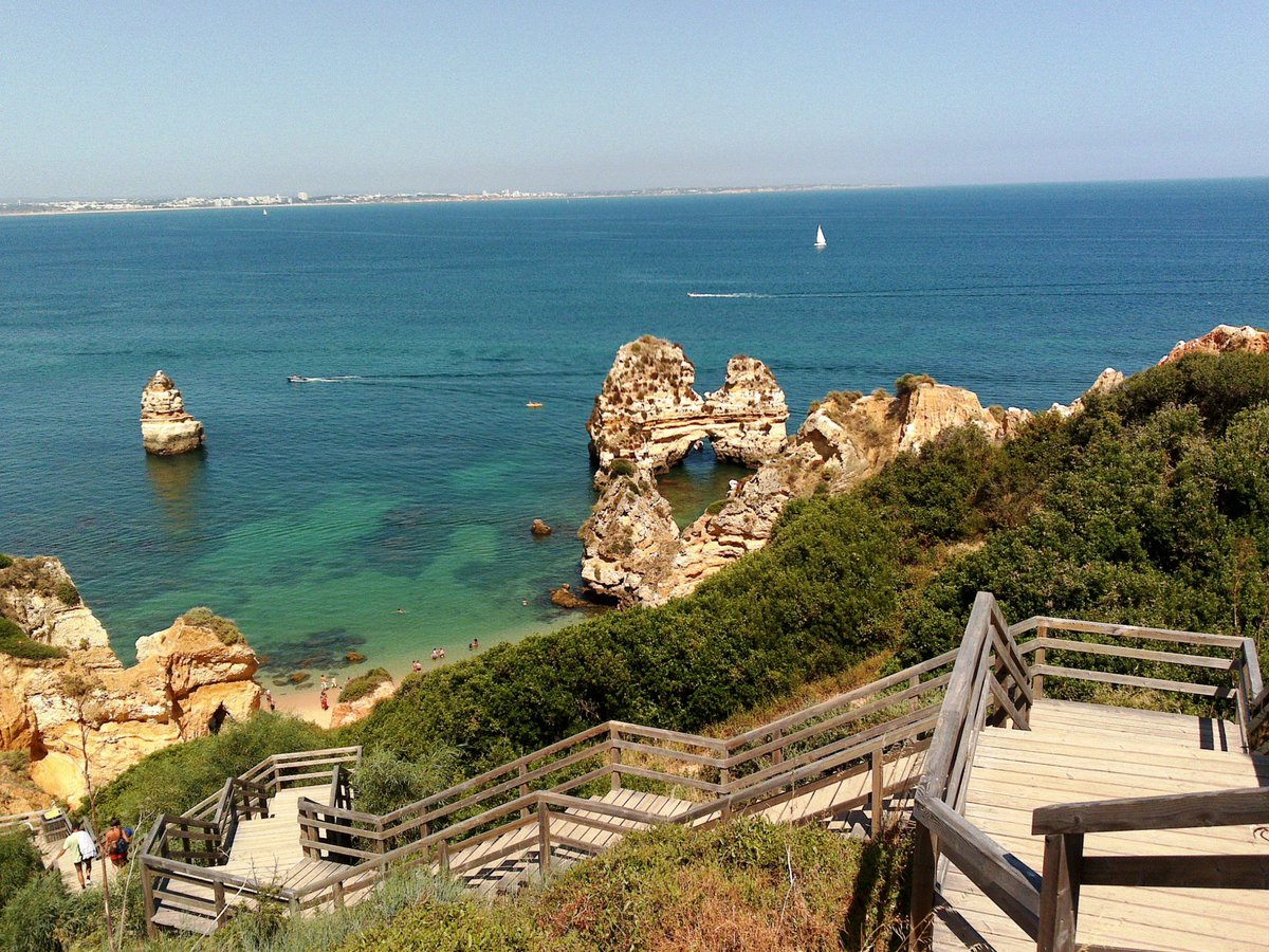 MilenaSantos's tweet photo. Bom dia daqui para o mundo
#PraiadoCamilo
#Lagos
#SteelSafeInHere https://t.co/AglGv6UJh8