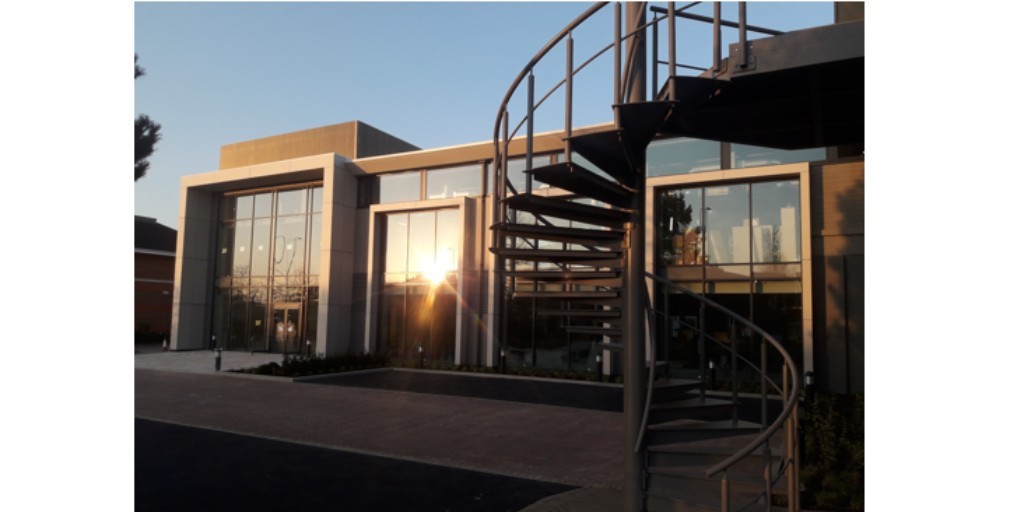 Francis_Ltd's tweet image. We are pleased to announce the completion of 3500 @oxford_park on a hi-spec modernisation. Well done  site team &amp;amp; all involved on this project. It is a great building fit for the life Science of the future #LifeSciences  #LabReady
LSH ARCHITECTS @Arlington__ @BaynhamMeikle