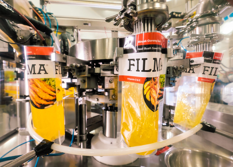 Minyak sawit adalah minyak nabati yang paling serbaguna karena sangat banyak manfaatnya, mulai dari asupan pangan dunia hingga biofuel bagi masa depan. Simak lebih lanjut produk dan layanan kami di bit.ly/2JWXoDc