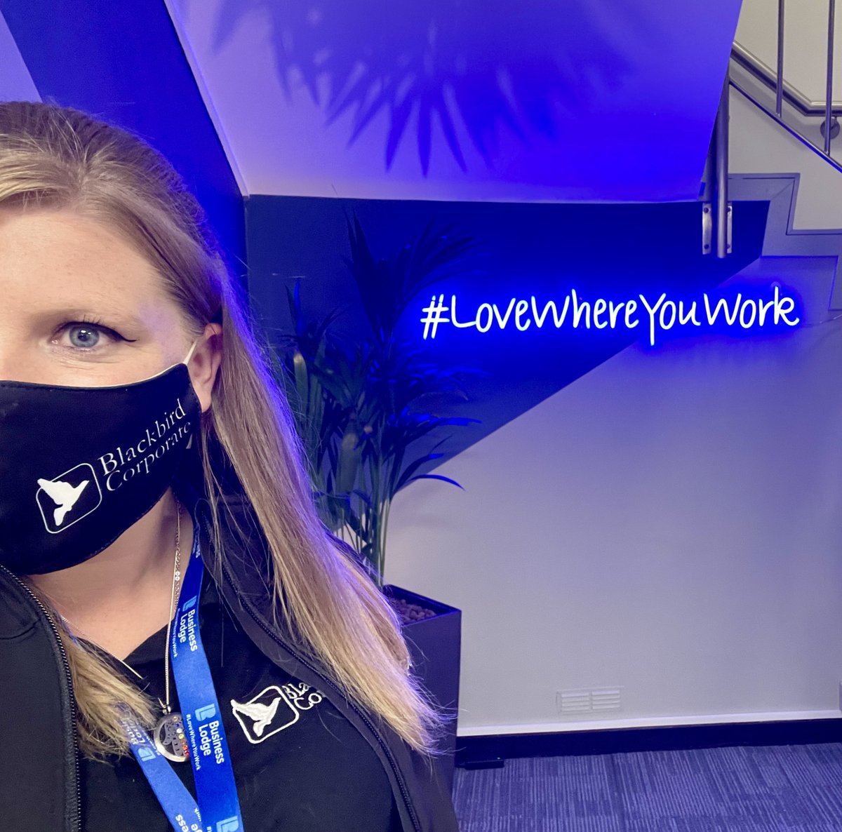 This neon sign at BusinessLodge Stoke is all the motivation we need on a Monday morning #lovewhereyouwork

#wednesdaymotivation #motivationalsign #officesign #smile #work #business #office #motivationalwednesday #wednesday #selfie #UK #training #microsoft #stokeontrent