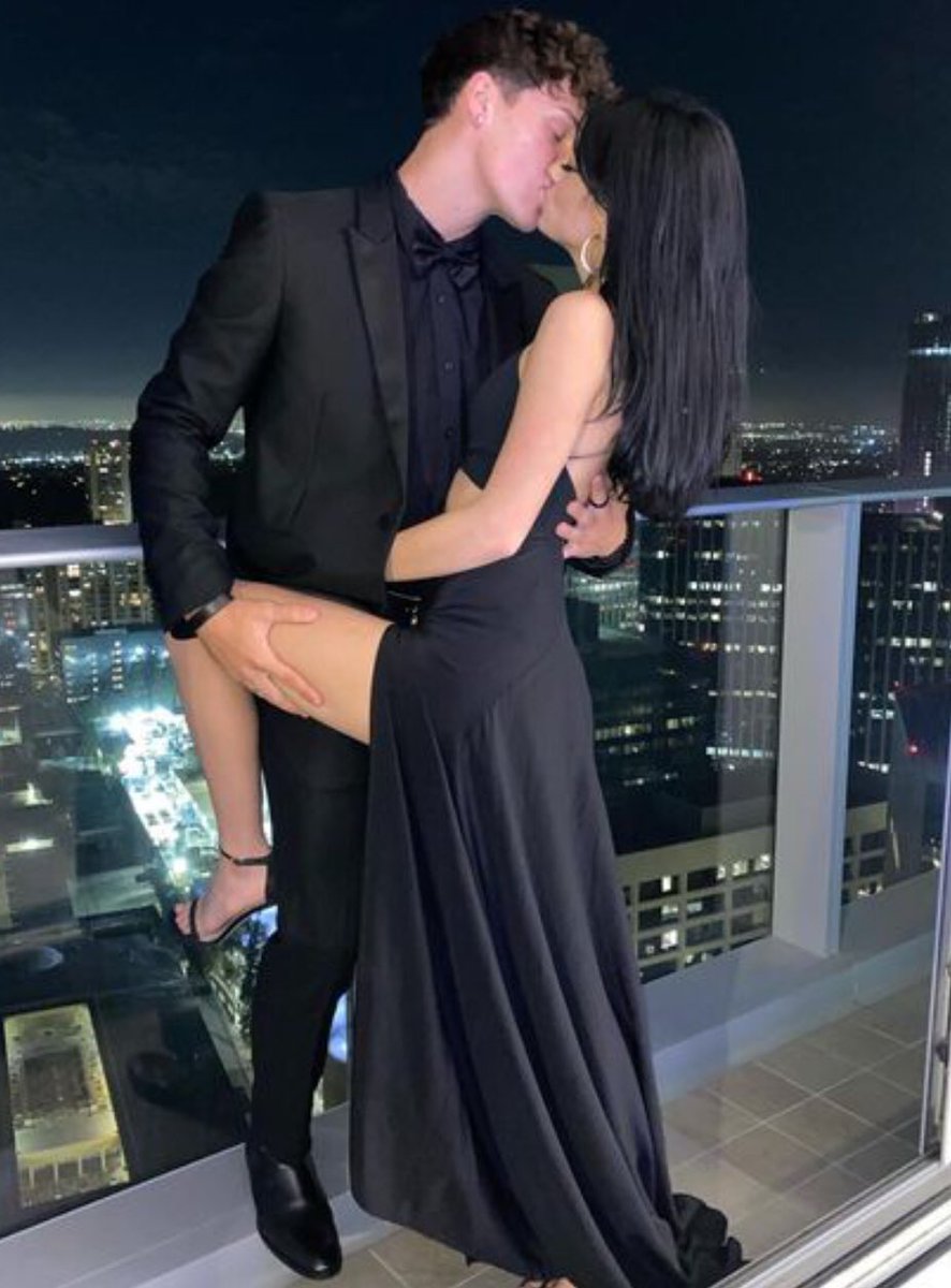 melioaeps's tweet photo. hope y’all like it it’s for an edit on IG! @dixiedamelio @noahbeck #doah #dixie #noahbeck #dixiedamelio #TikTokviral #Instagram #dixiedameliovideo #outnow #psycho #10months #Love #inlove #shipthem 🤍🤍 https://t.co/jASKCelK8Q
